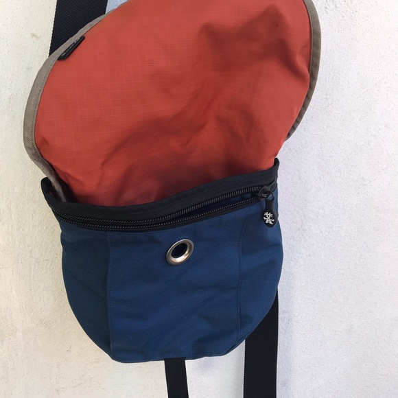 Crumpler Blunderbus small messenger bag - Picture 5 of 10
